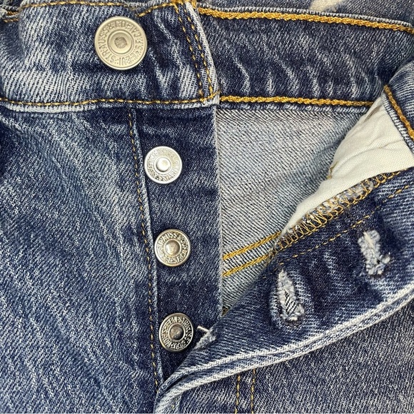 Levi’s 501 Women’s  Sz26 Raw Hem/Cut Off Denim Short Button Fly Dark Wash - Picture 3 of 4